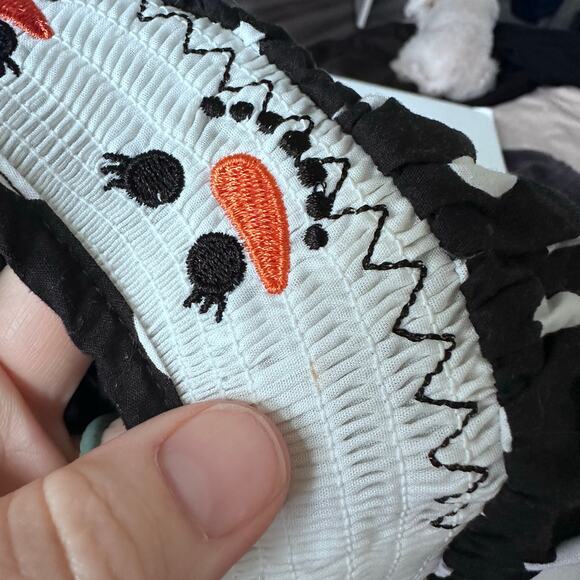 Adorable Smocked Snowman Romper - 0-3 Months - Picture 7 of 7